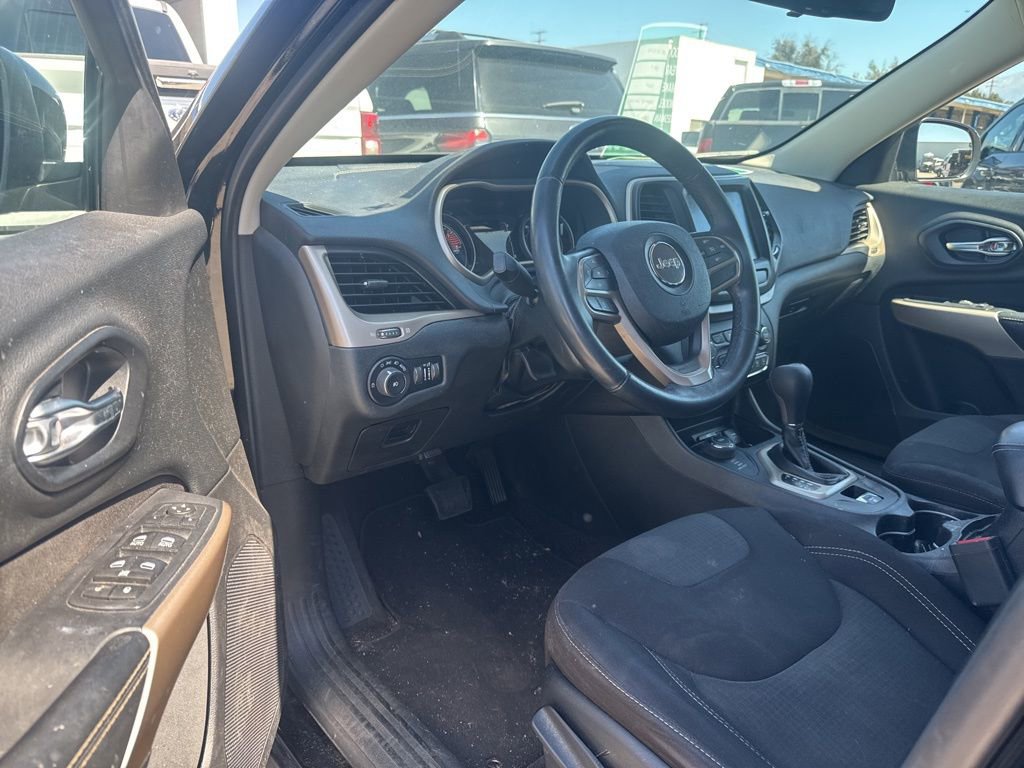 Used 2017 Jeep Cherokee Latitude w/ Trailer Tow Group image 4