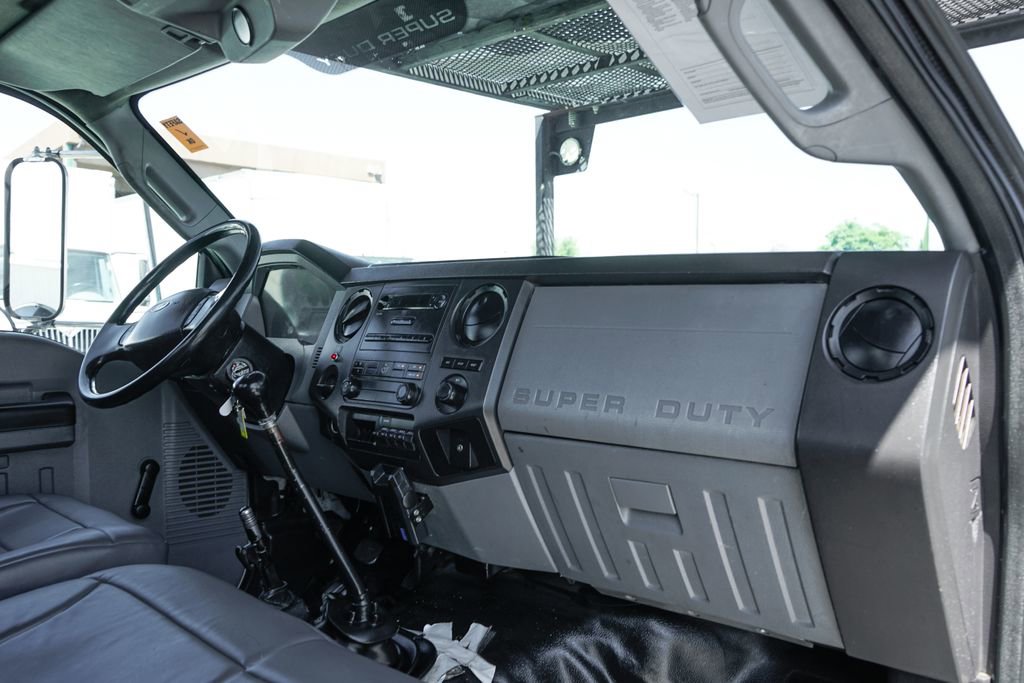 Used 2013 Ford F750 2WD Regular Cab Super Duty image 41