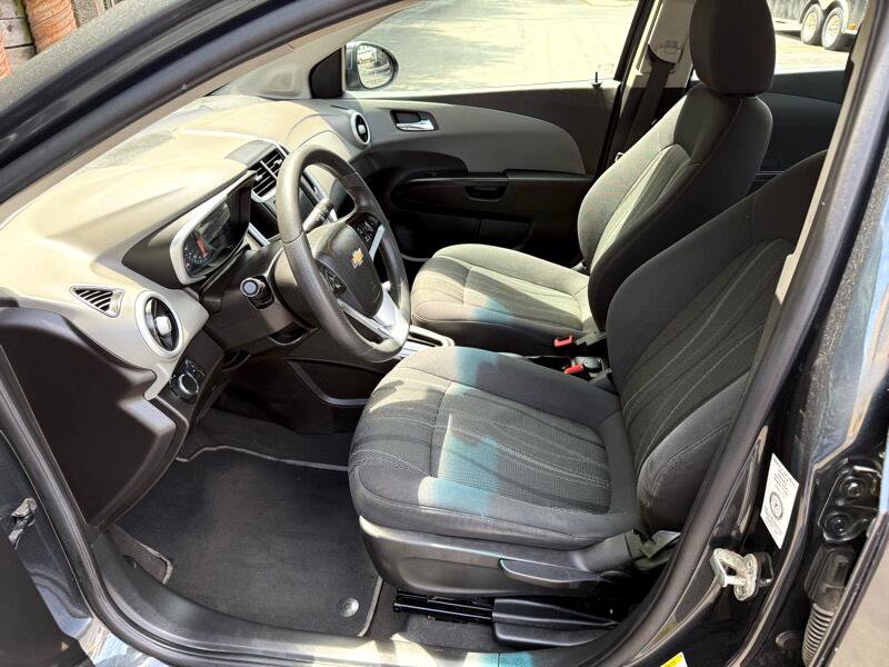 Used 2020 Chevrolet Sonic LT image 22