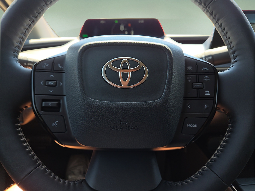 New 2027 Toyota Prius XLE FWD image 25