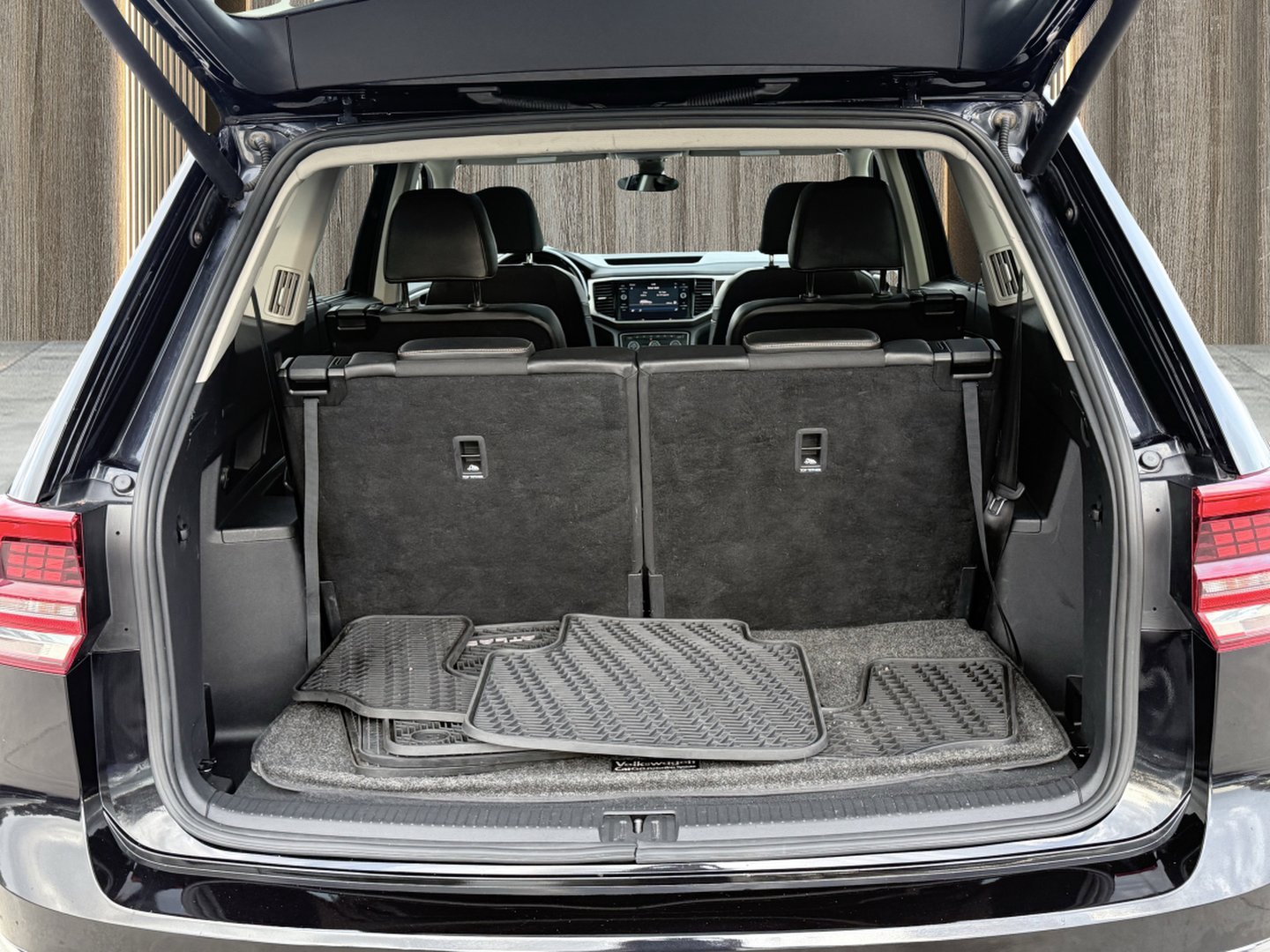 Used 2018 Volkswagen Atlas SEL Premium image 14