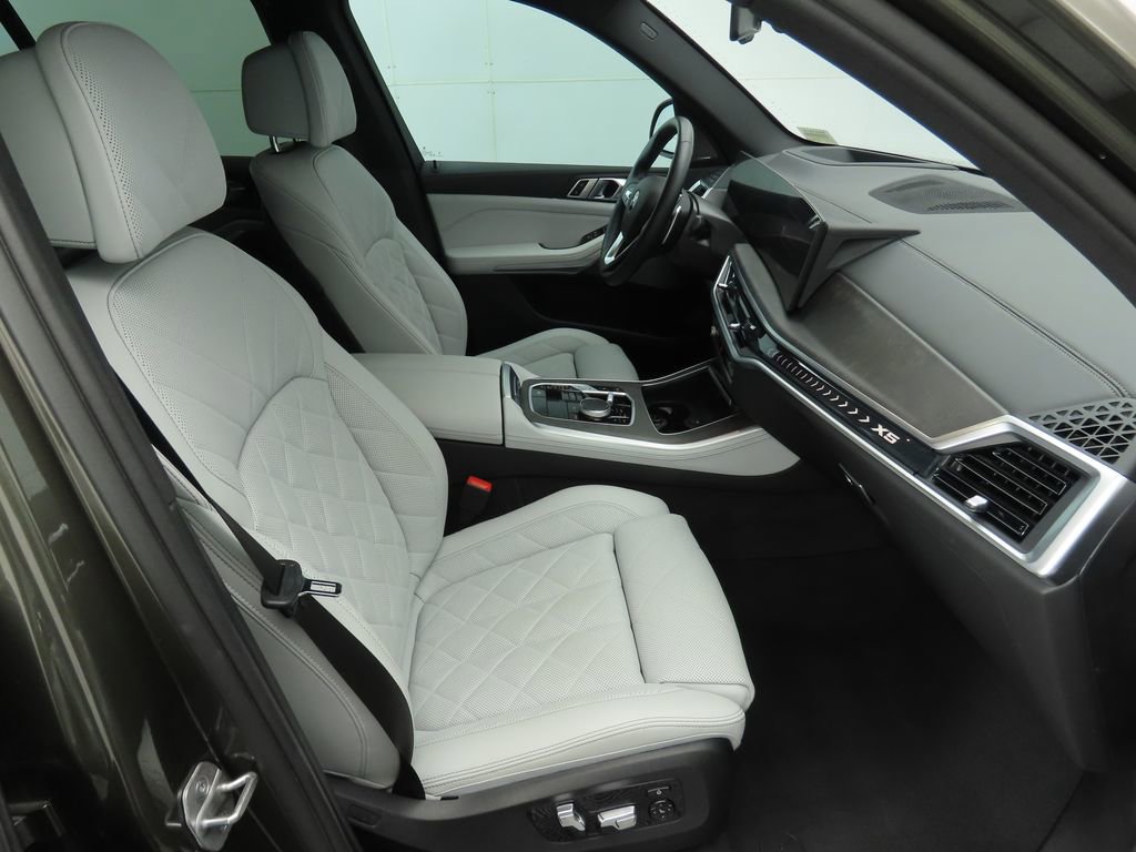 Certified 2024 BMW X5 xDrive40i w/ Premium Package image 20