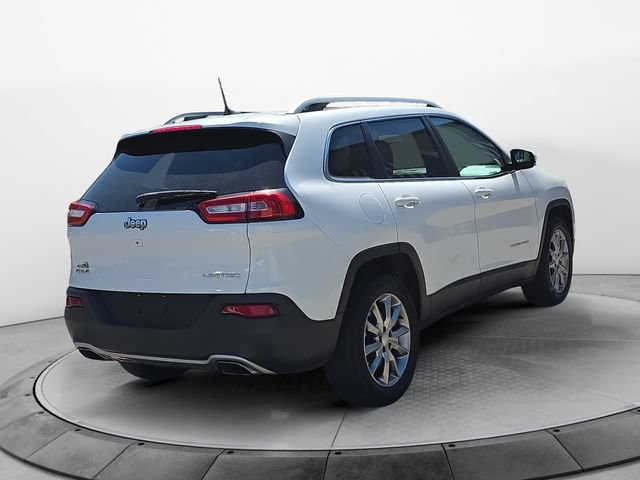 Used 2018 Jeep Cherokee Limited AWD/4WD image 5