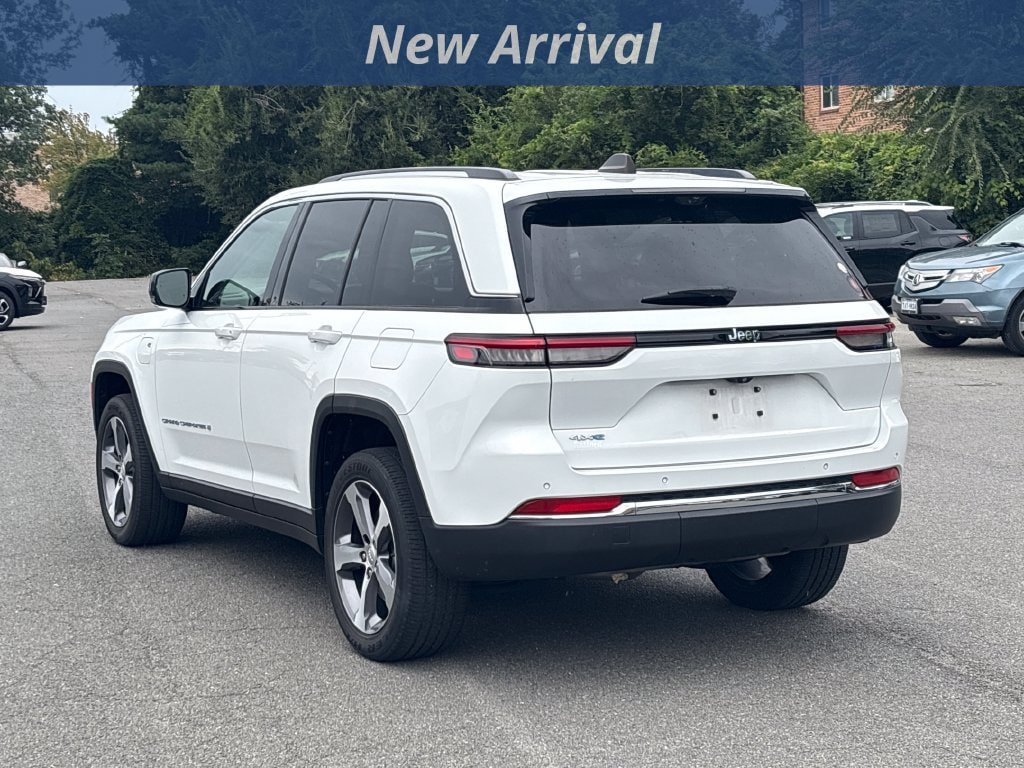Used 2023 Jeep Grand Cherokee 4WD 4xe w/ Luxury Tech Group II image 2