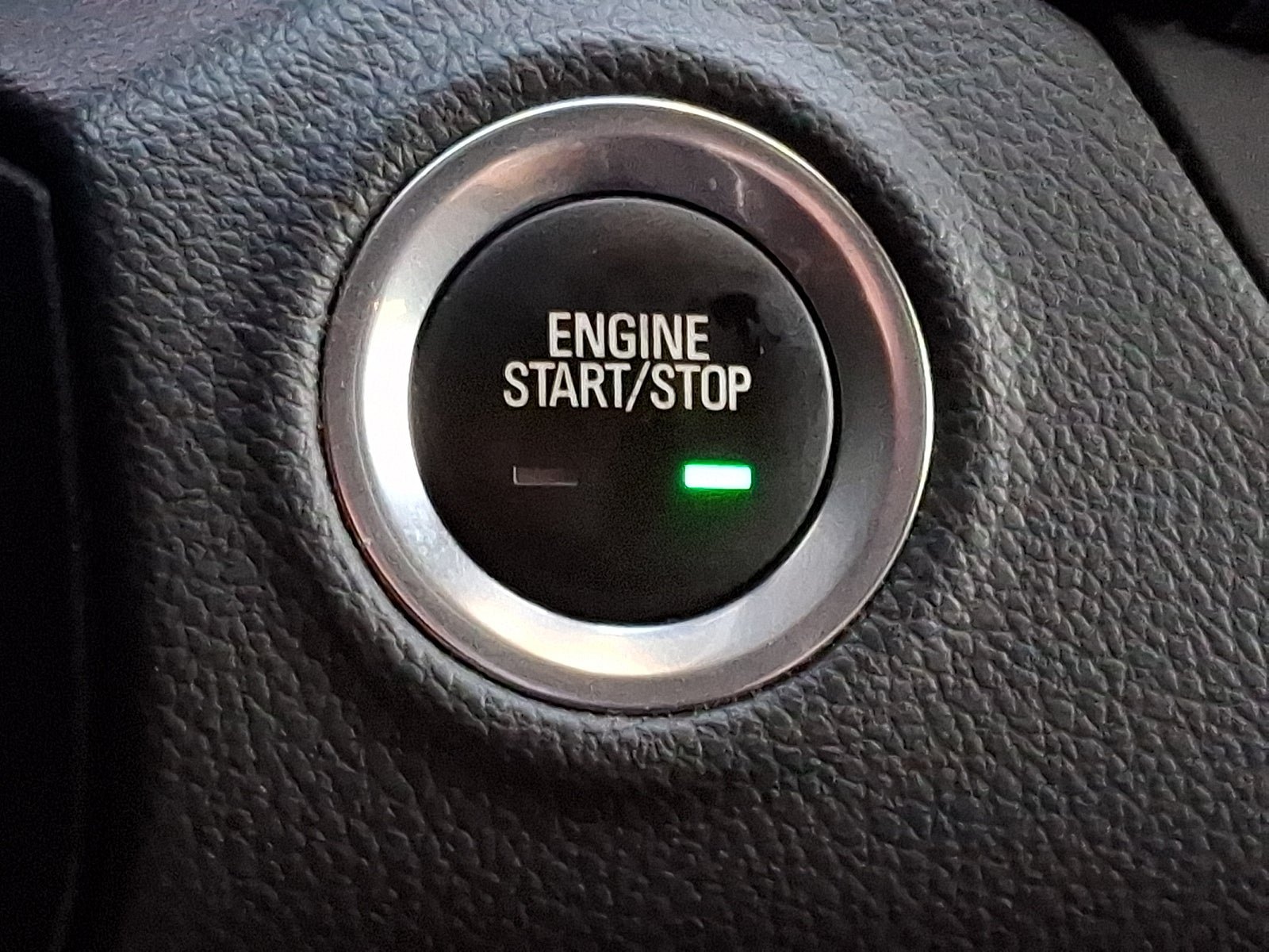 Certified 2019 Buick Envision Essence FWD image 24