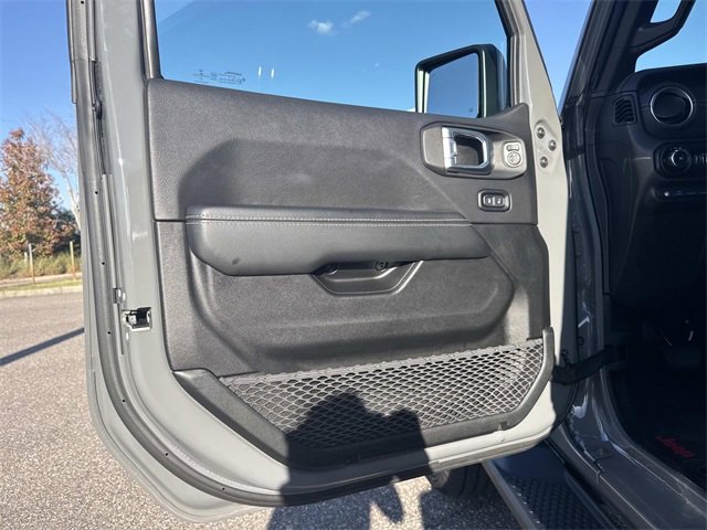 Used 2021 Jeep Wrangler Unlimited Sahara w/ Cold Weather Group image 16