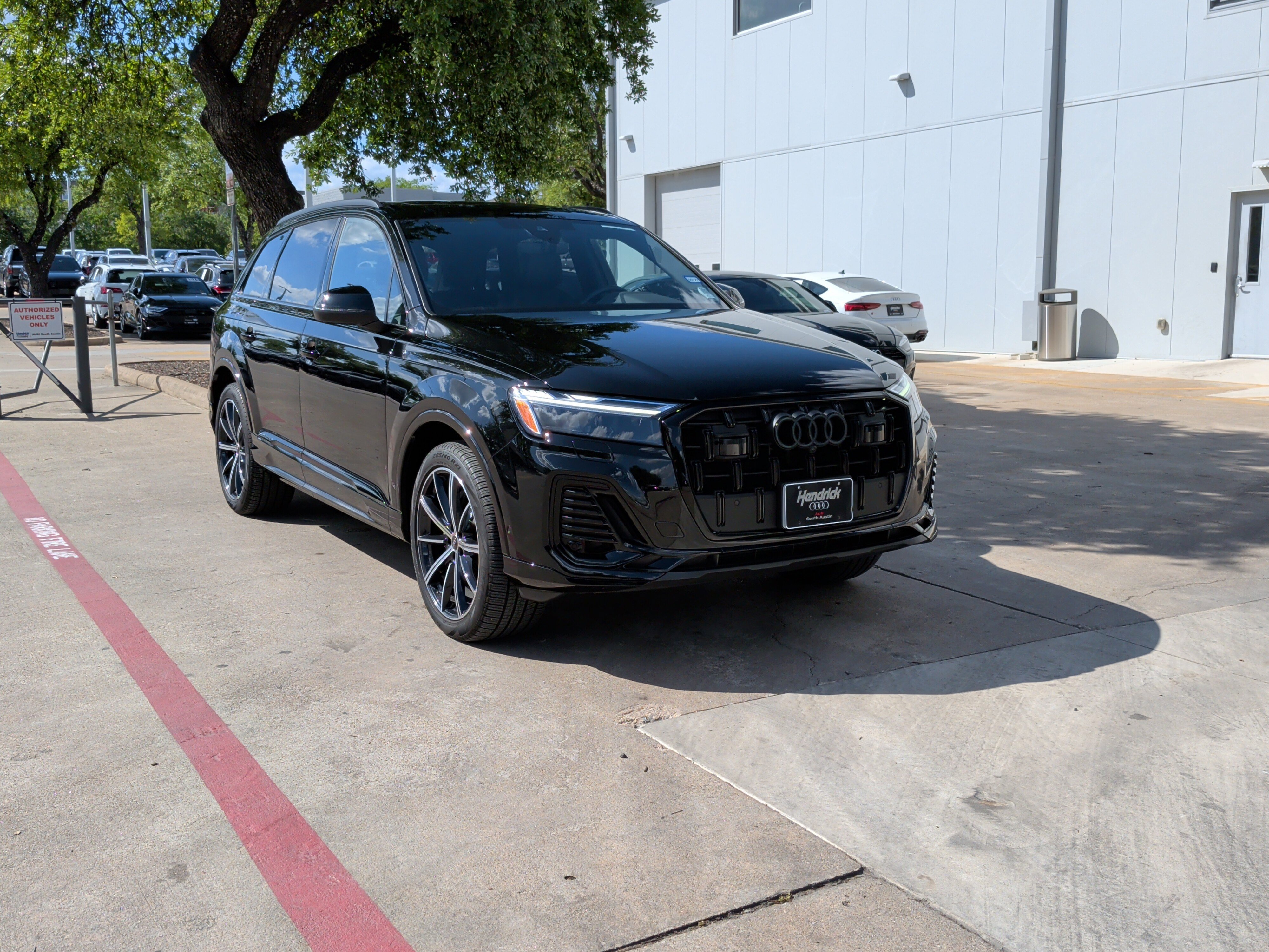 Certified 2025 Audi Q7 2.0T Premium Plus w/ Premium Plus Package AWD/4WD image 2