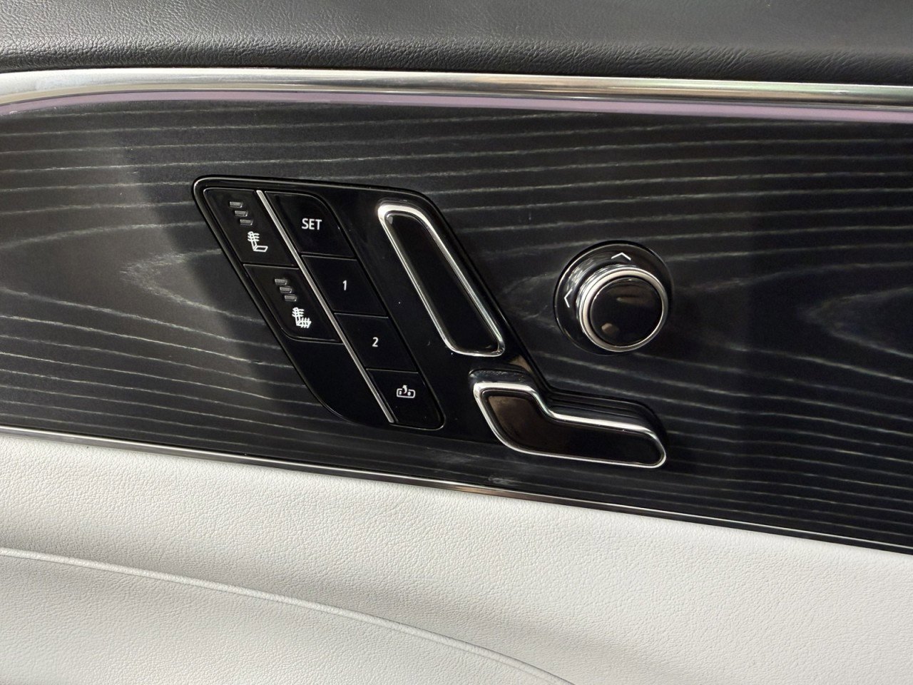 Used 2024 Cadillac Lyriq Sport RWD image 22