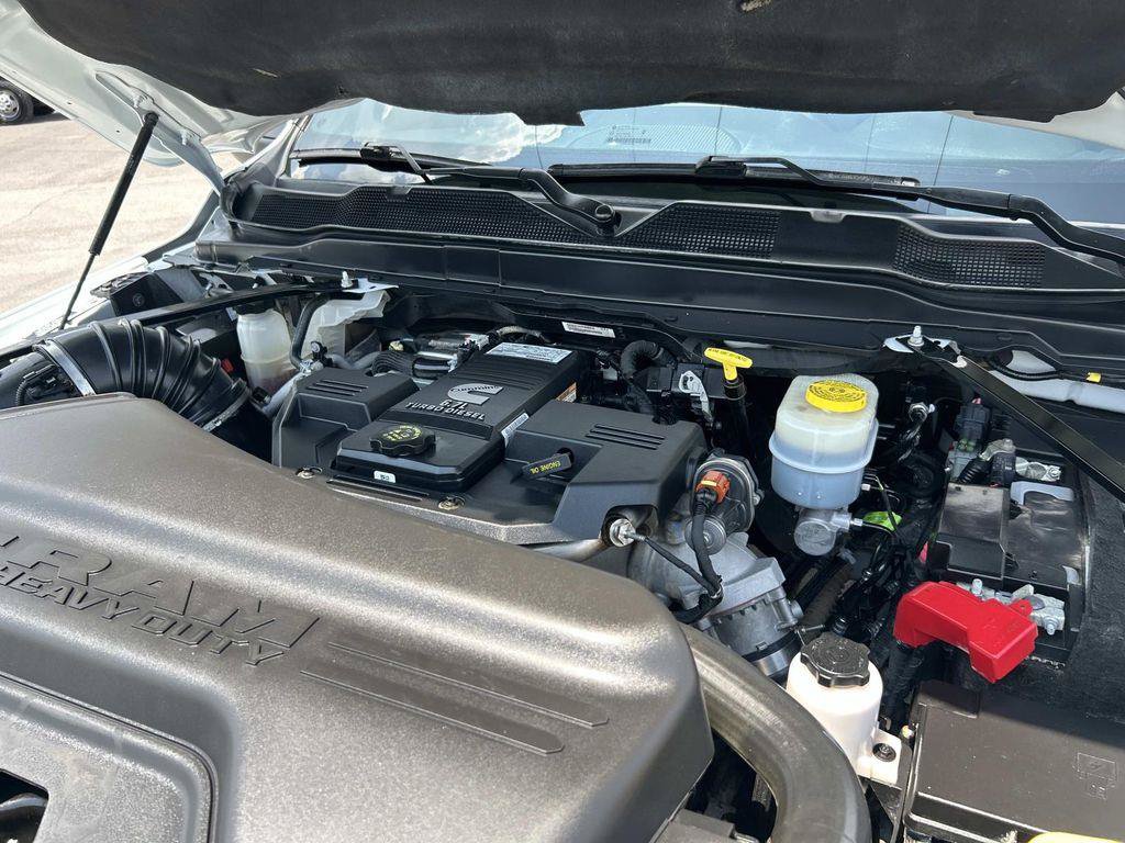 Used 2024 RAM 3500 Tradesman w/ Chrome Appearance Group AWD/4WD image 25