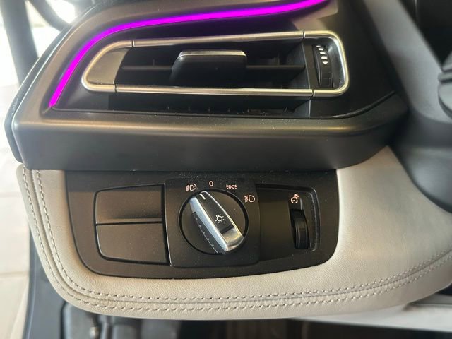 Used 2015 BMW i8 image 15