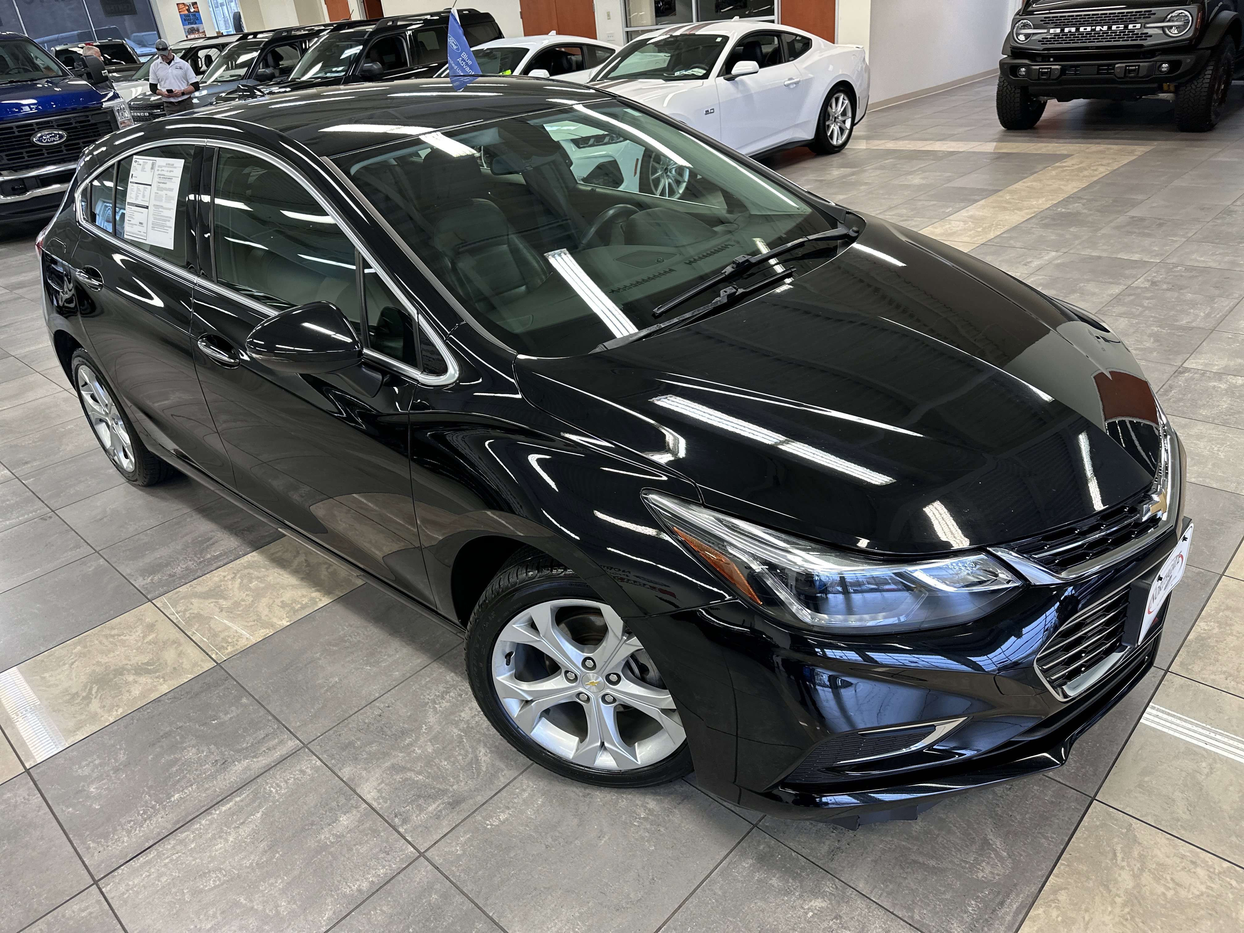 Used 2018 Chevrolet Cruze Premier image 10