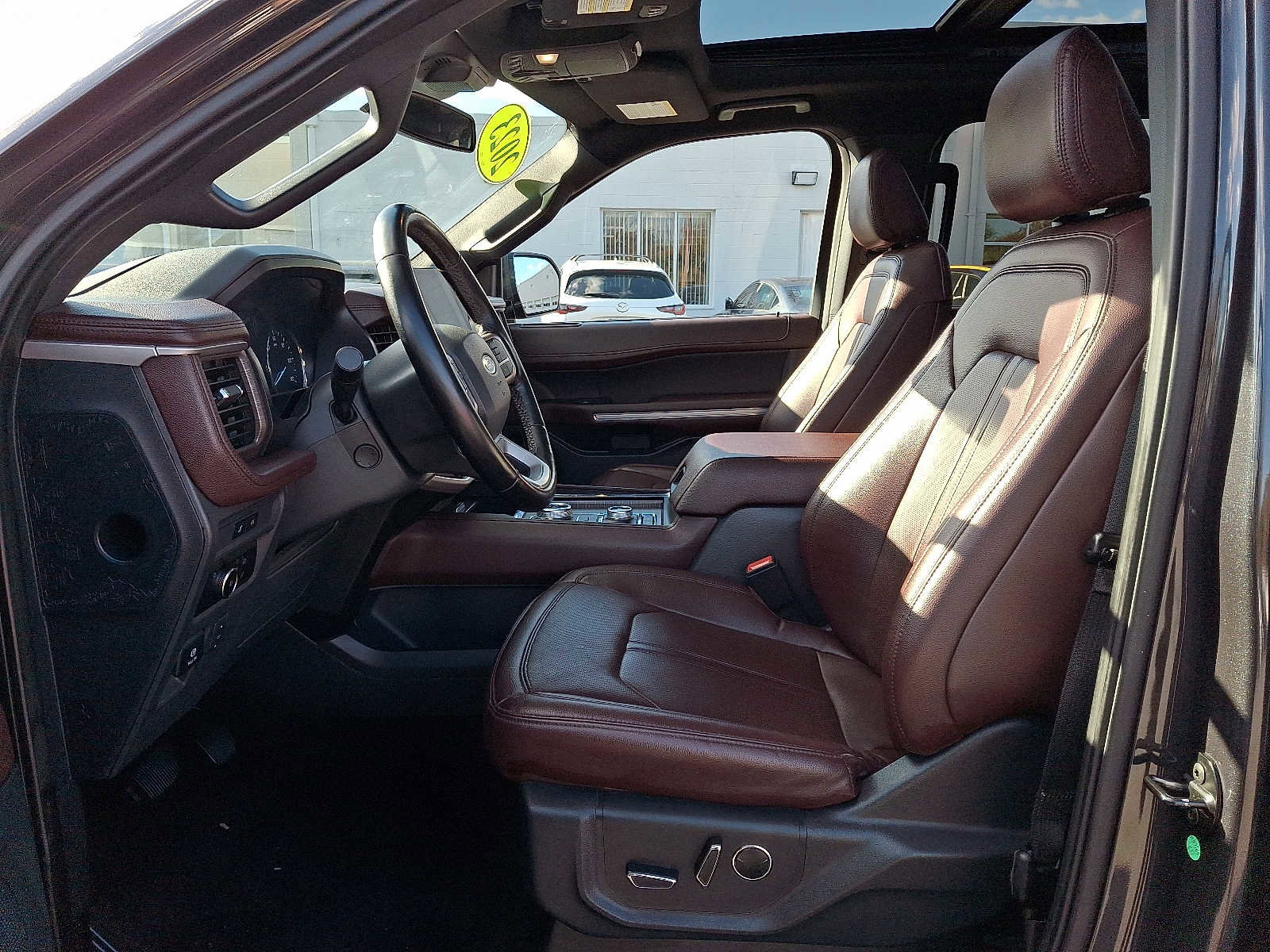 Used 2023 Ford Expedition Max Limited image 15