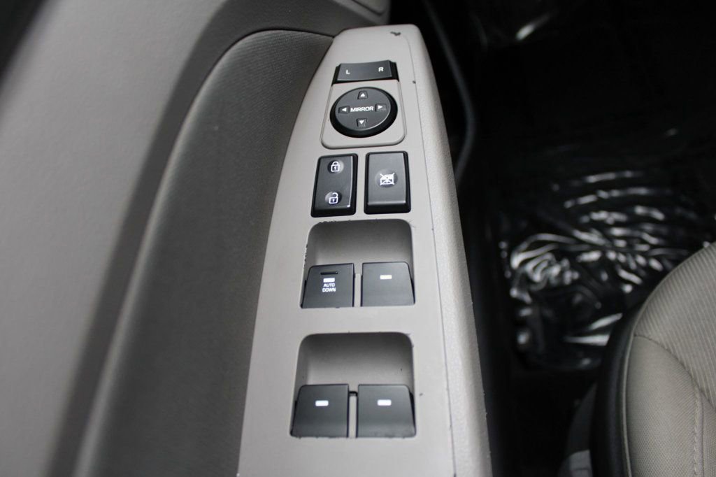 Used 2018 Hyundai Elantra SEL image 26