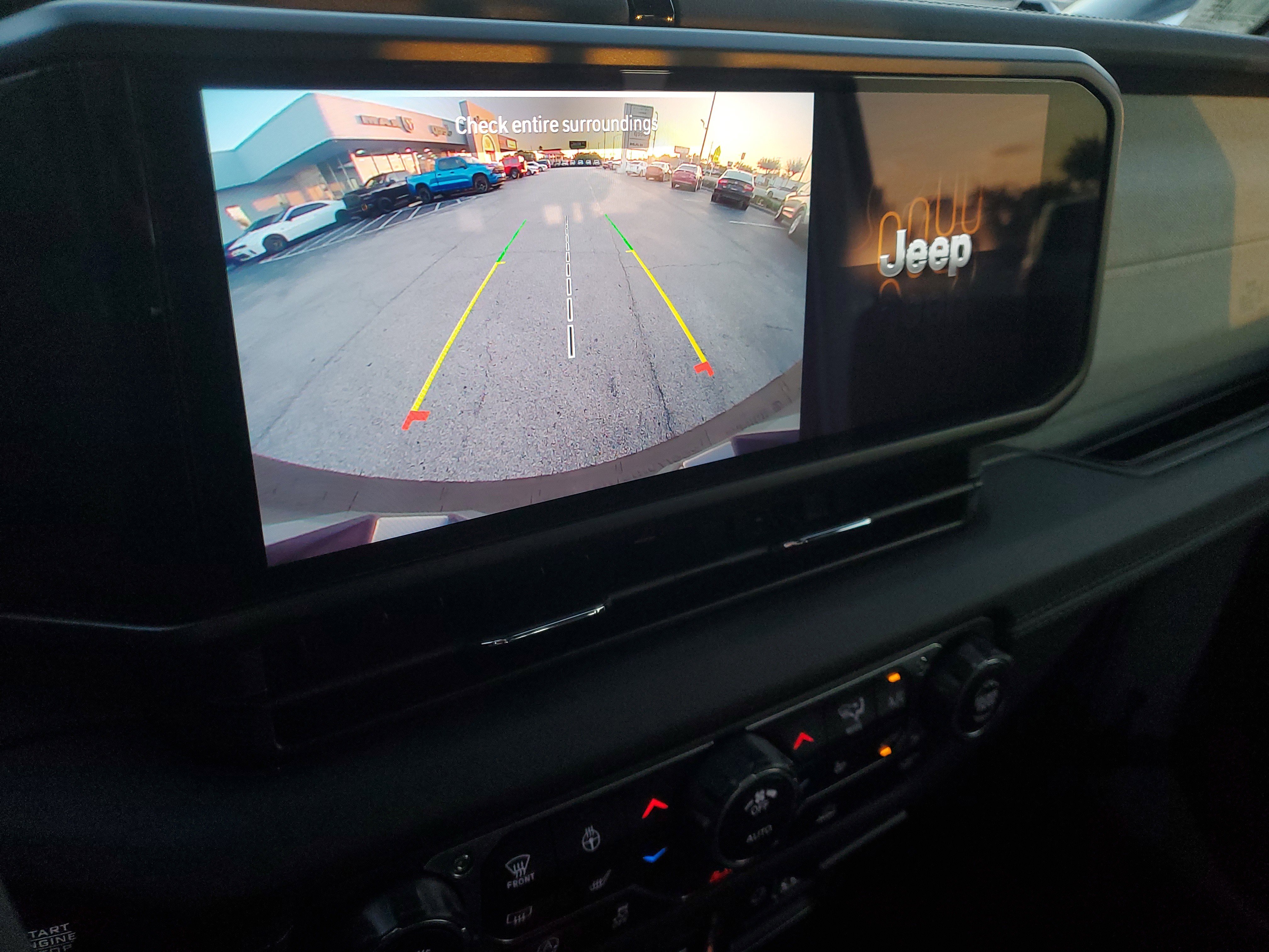 Used 2024 Jeep Wrangler Sahara image 25