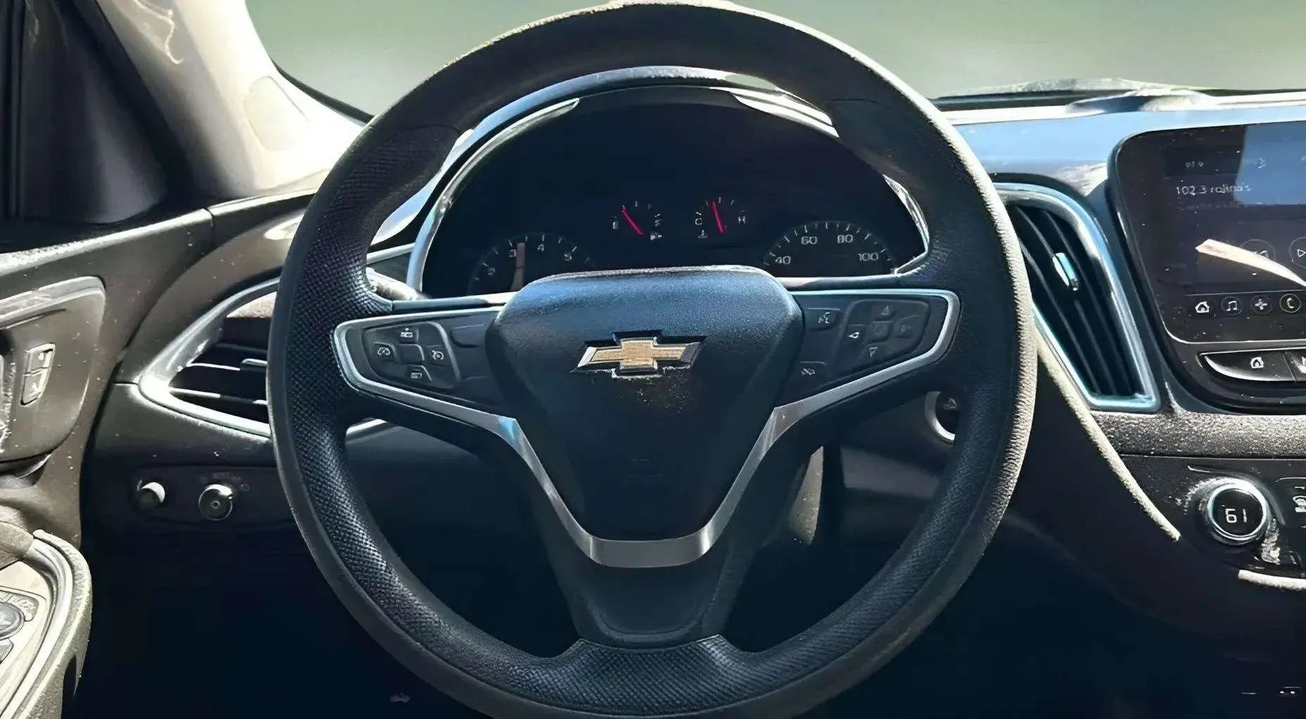 Used 2020 Chevrolet Malibu LT image 27