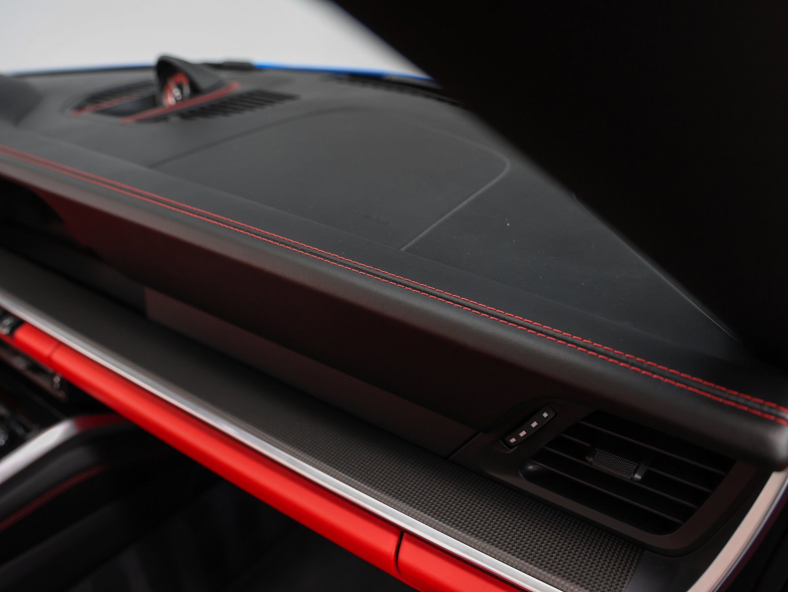 Used 2023 Porsche 911 Turbo image 29