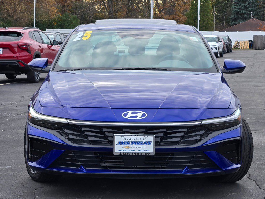 Used 2025 Hyundai Elantra SEL FWD image 3