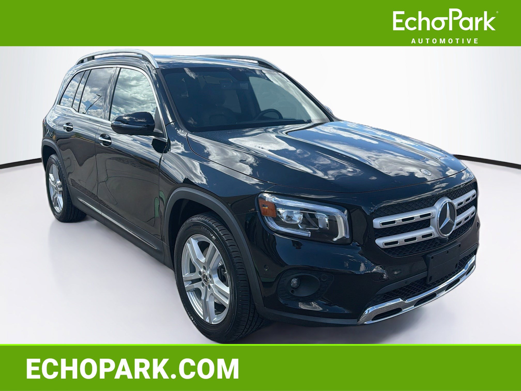 Used 2023 Mercedes-Benz GLB 250 4MATIC w/ Premium Package image 1