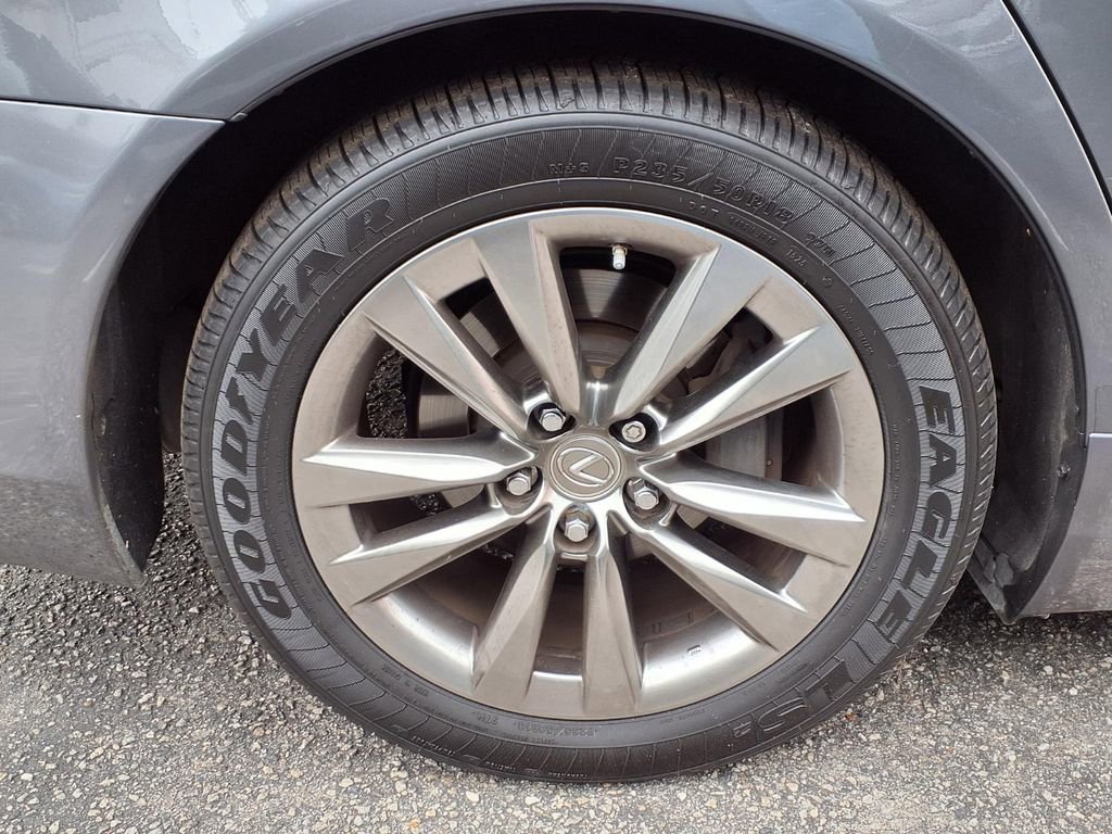 Used 2013 Lexus LS 460 w/ Comfort Pkg RWD image 4