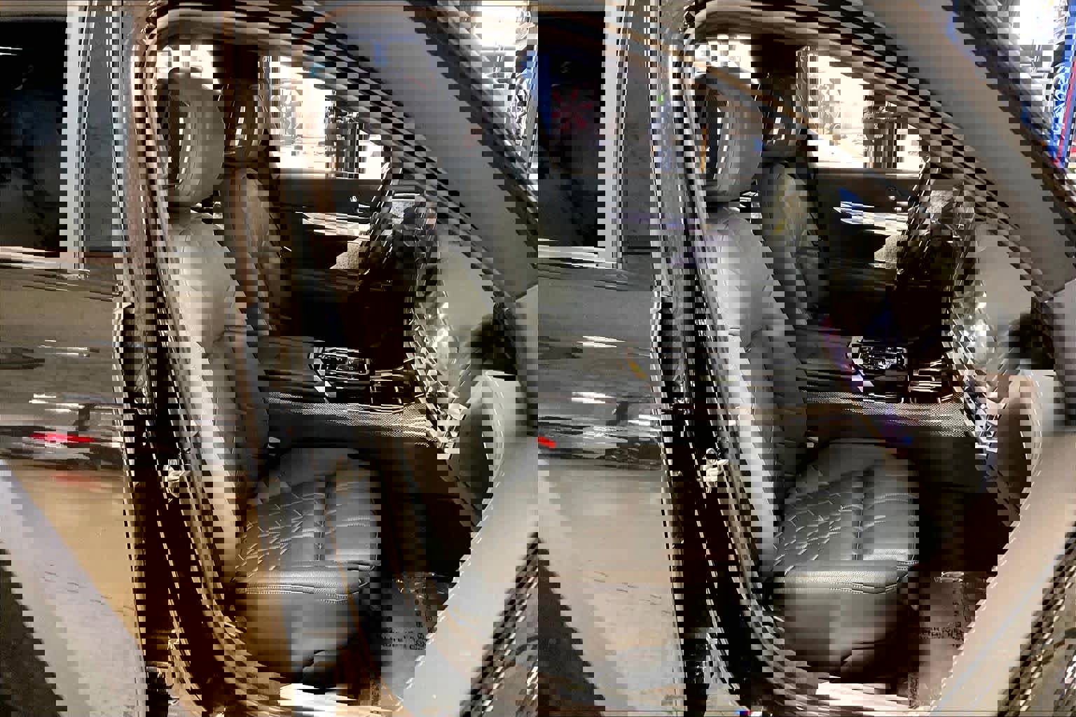 Certified 2023 BMW 760i xDrive w/ Executive Package image 8