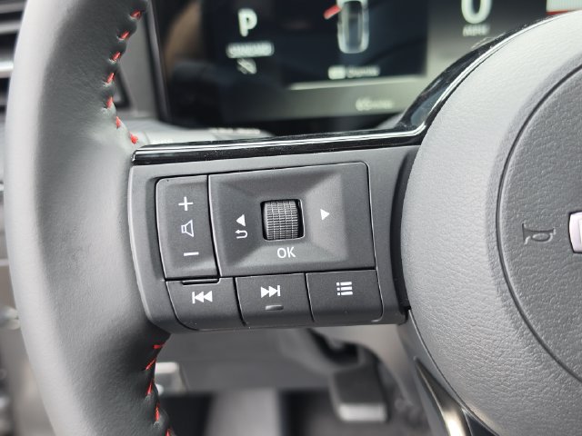 New 2026 Nissan Kicks SR w/ Cold Weather Package FWD image 29