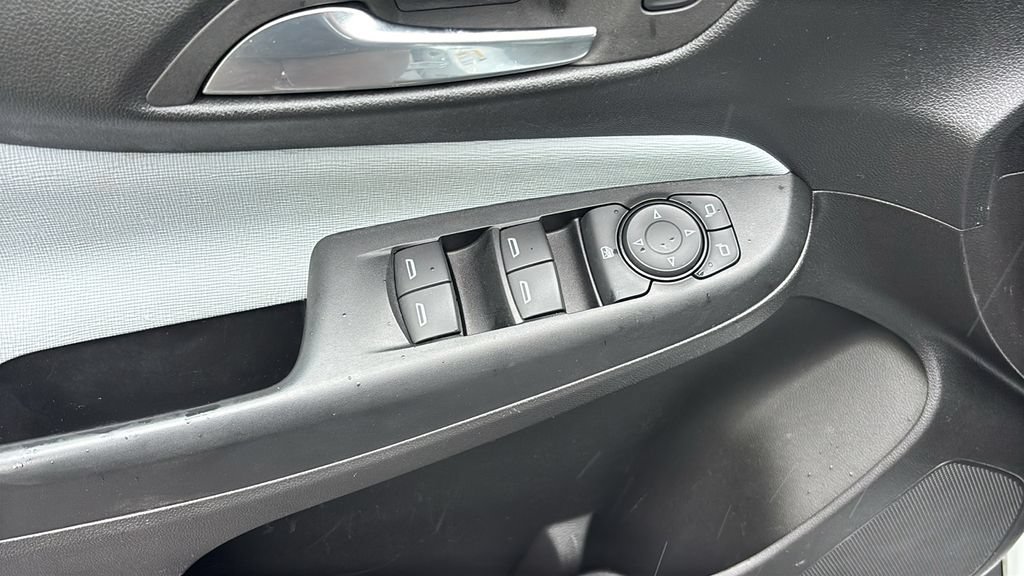 Used 2025 Buick Envista Preferred FWD image 12