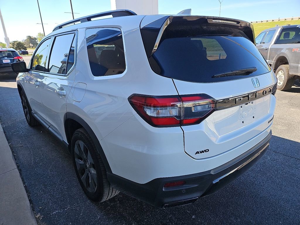 Used 2026 Honda Pilot Black Edition image 5