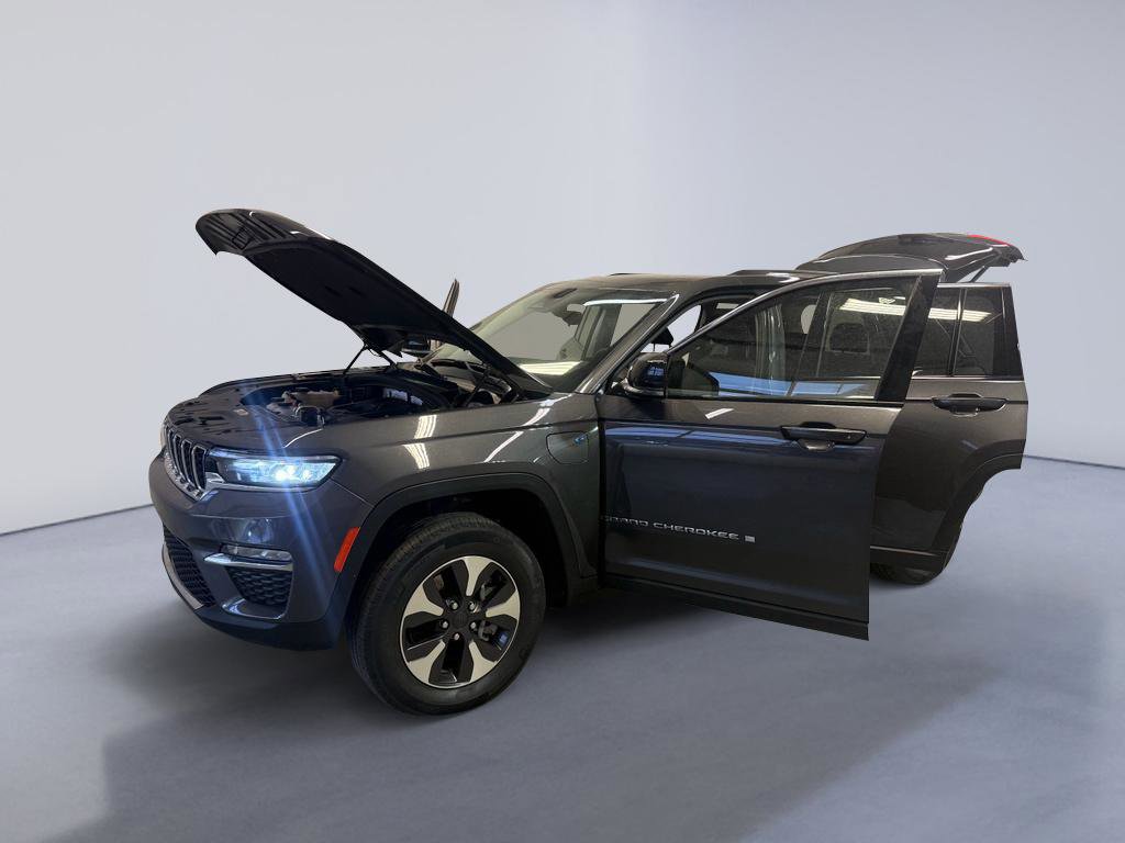 Used 2023 Jeep Grand Cherokee 4WD 4xe image 9