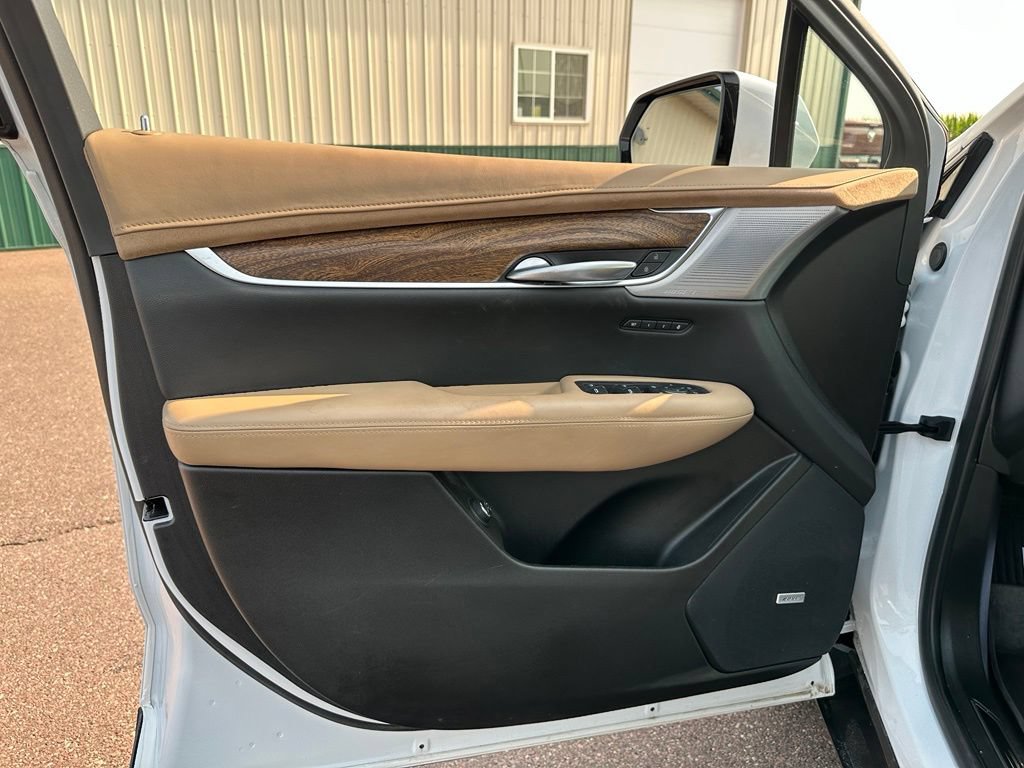 Used 2023 Cadillac XT5 Sportv w/ Platinum Package AWD/4WD image 11