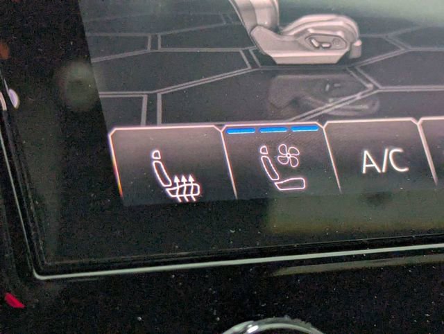 Used 2019 Lamborghini Urus image 18