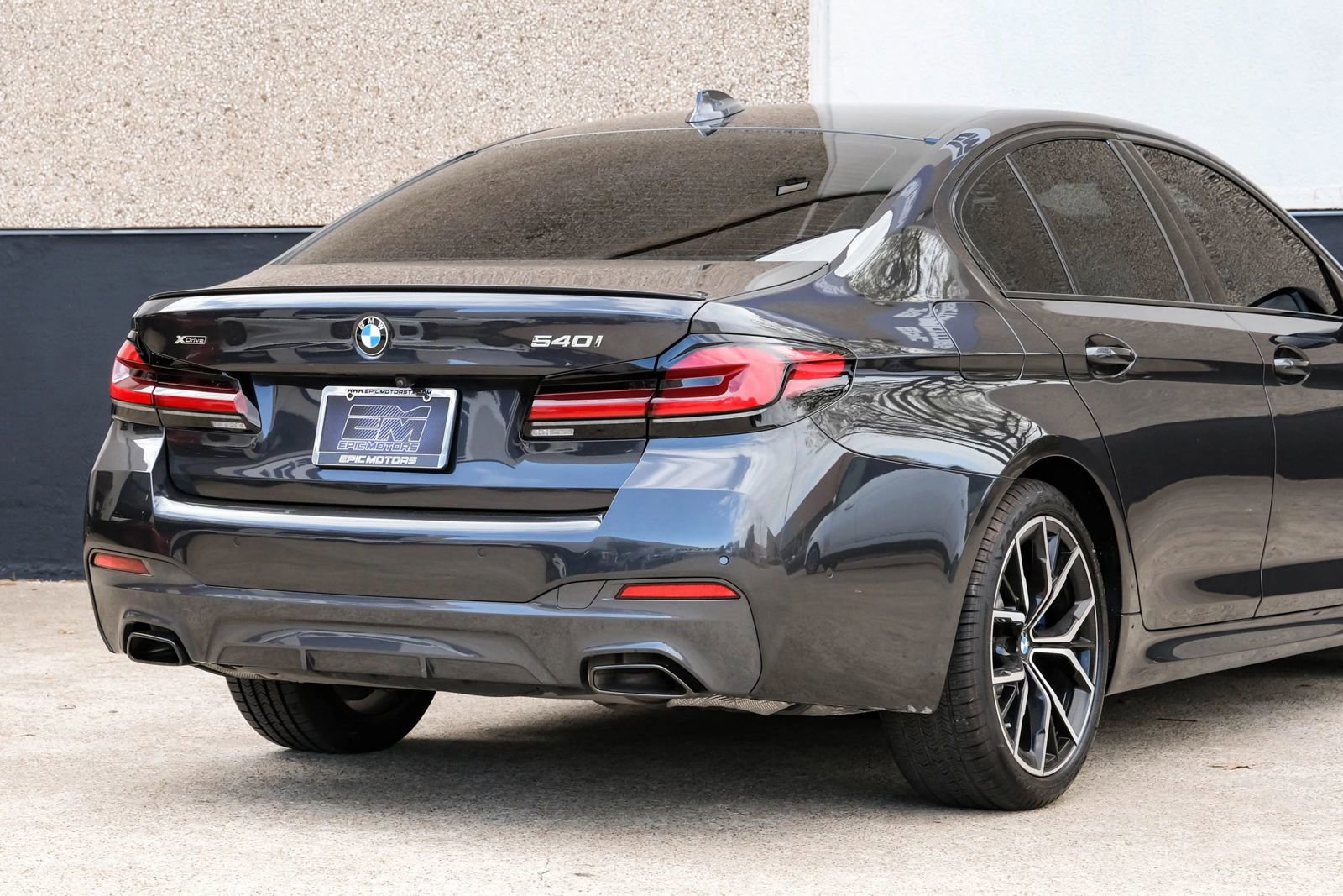 Used 2023 BMW 540i xDrive w/ Executive Package image 13