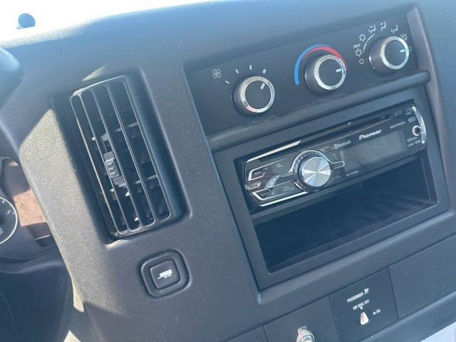 Used 2008 Chevrolet Express 3500 image 11