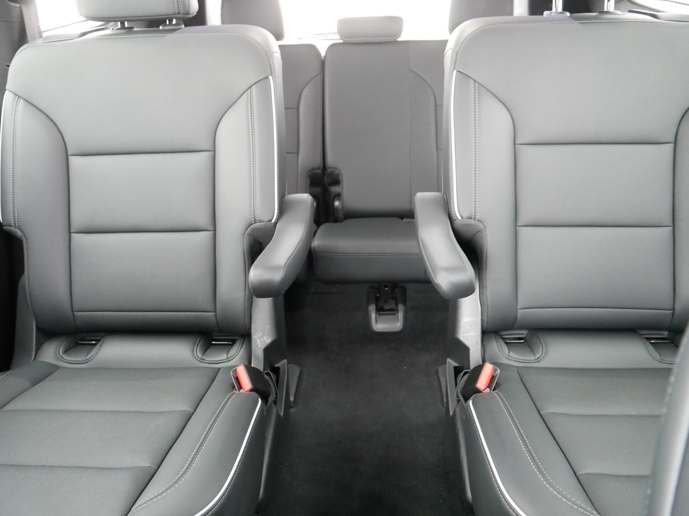 Used 2025 Buick Enclave Preferred image 13