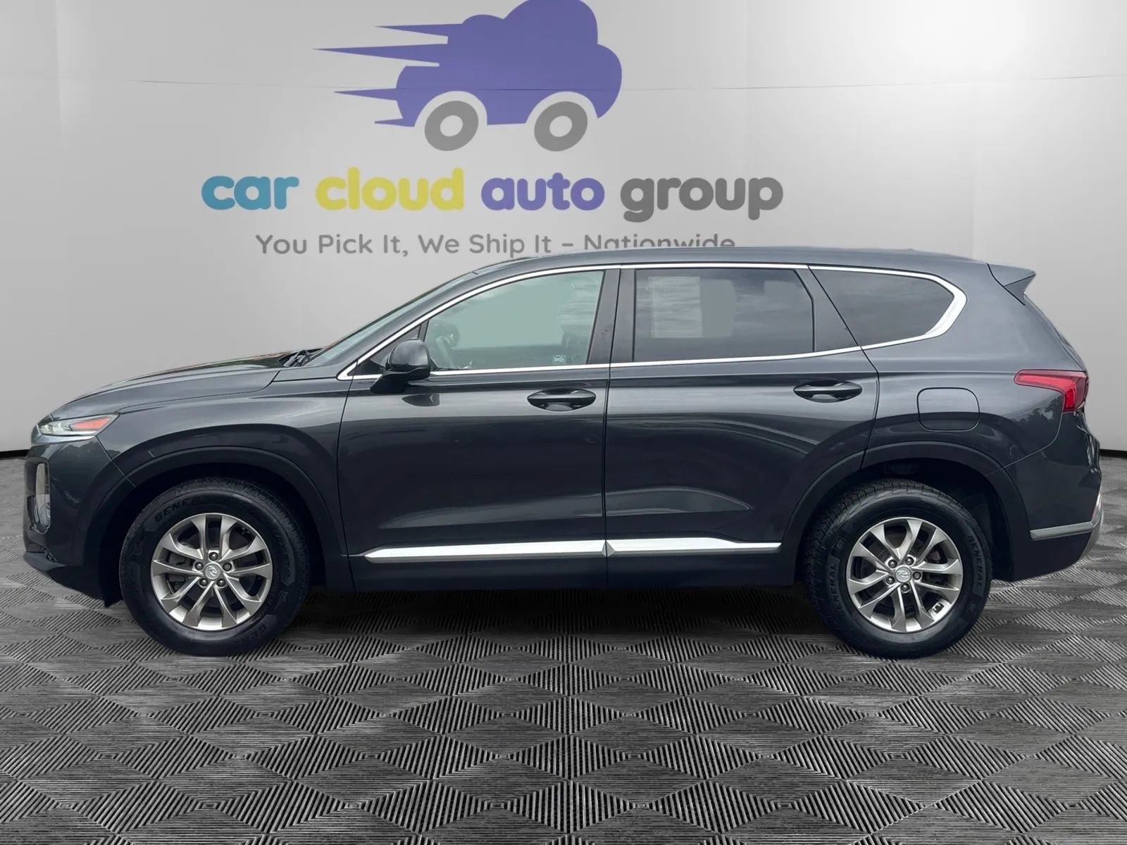Used 2020 Hyundai Santa Fe SE AWD/4WD image 2
