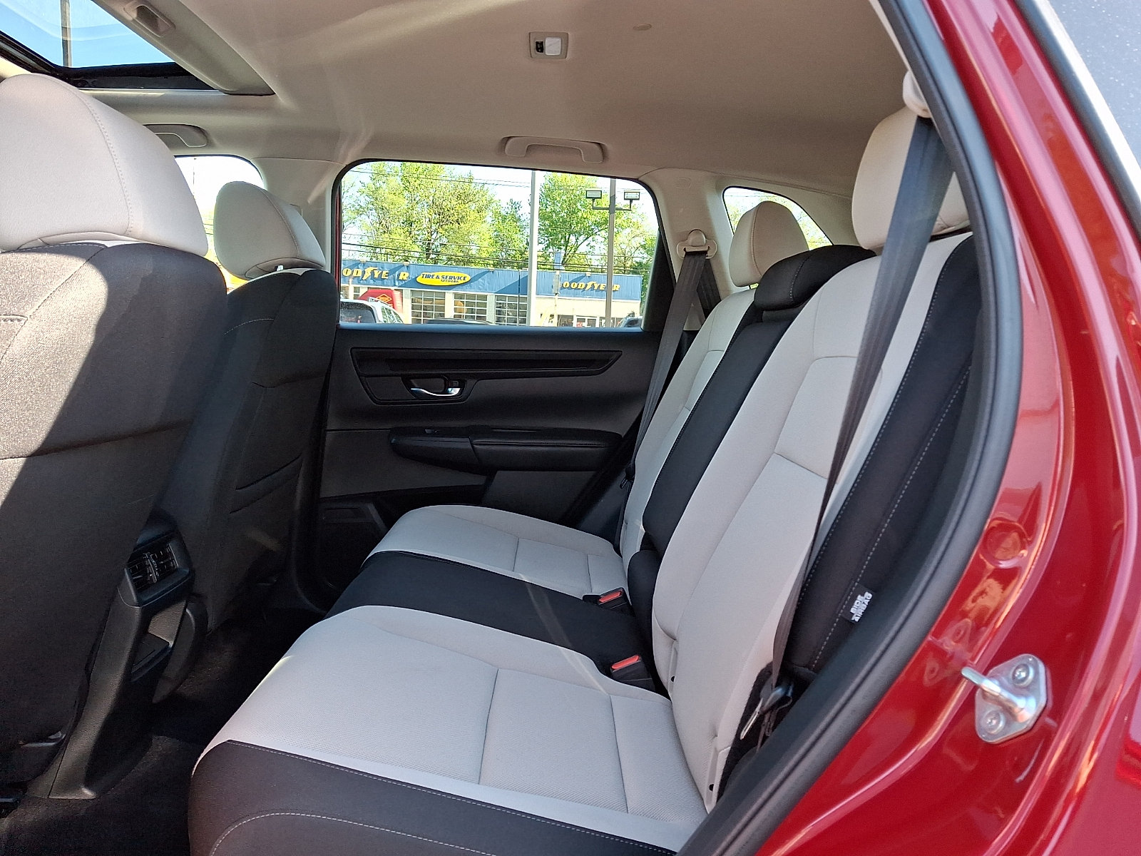 Used 2023 Honda CR-V EX image 10
