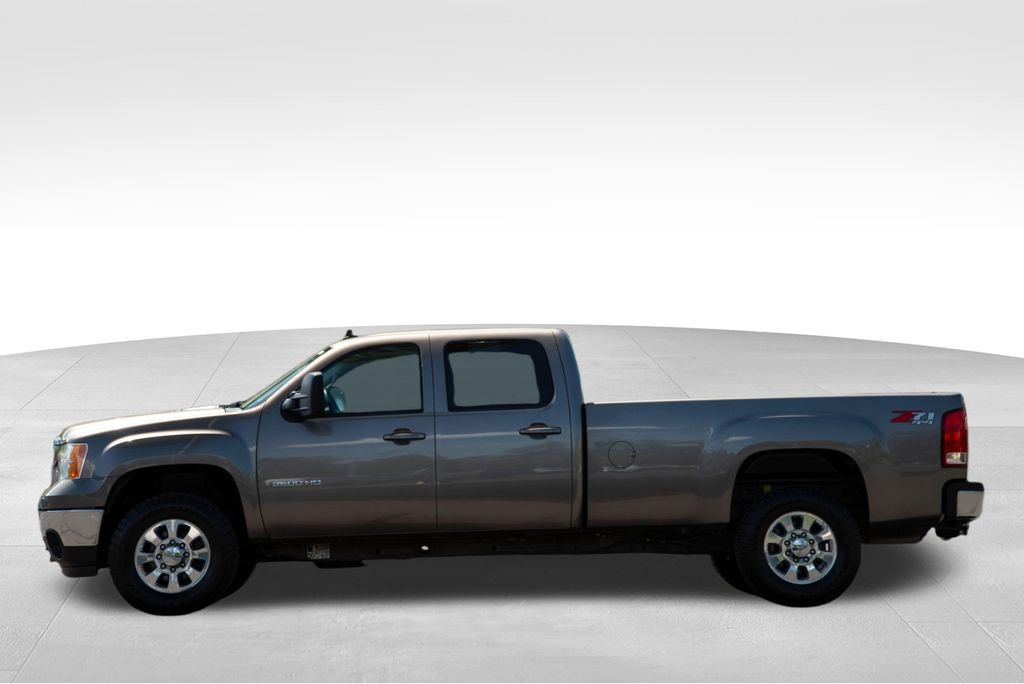 Used 2013 GMC Sierra 2500 SLT w/ Entertainment Package AWD/4WD image 6