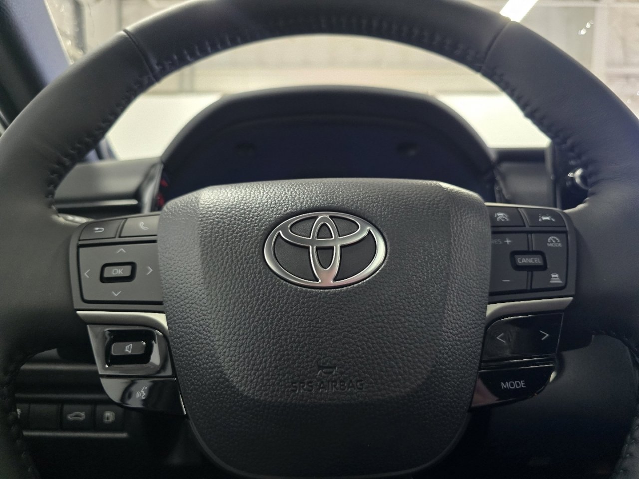 New 2026 Toyota Camry Hybrid FWD image 27