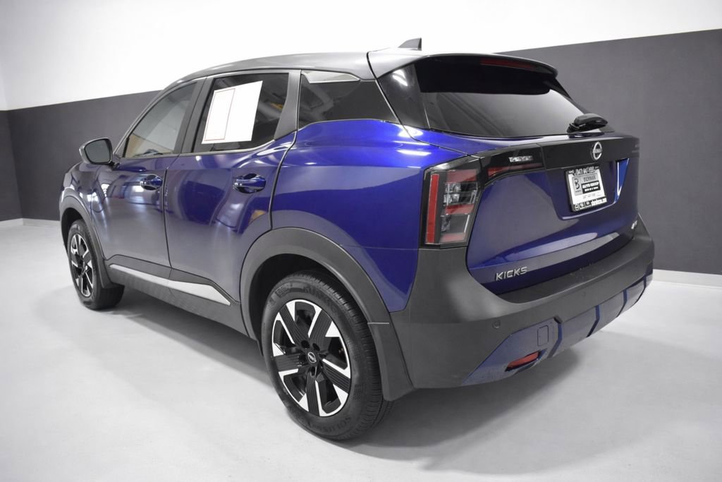Certified 2025 Nissan Kicks SV image 3