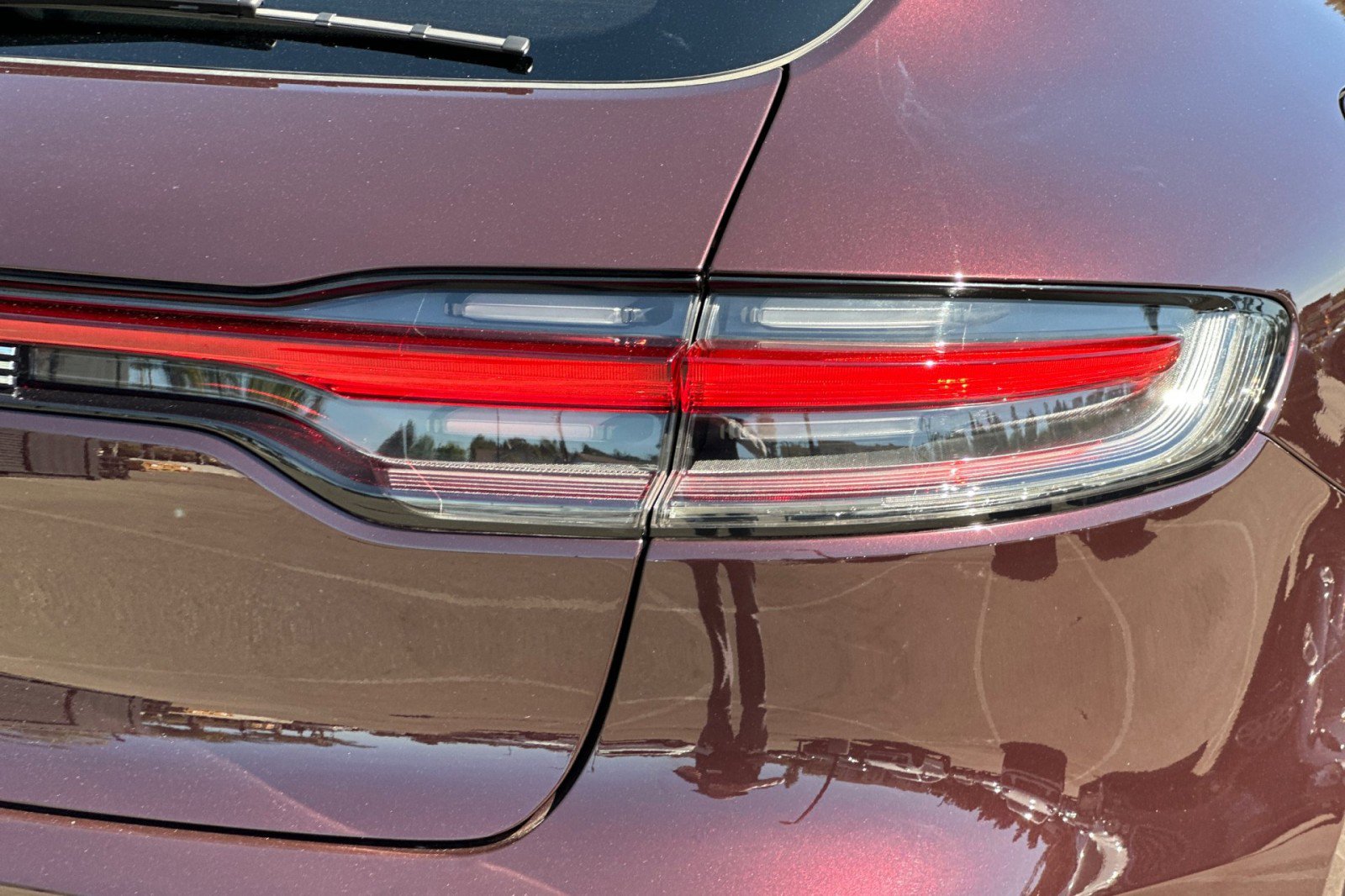 Certified 2023 Porsche Macan AWD image 28