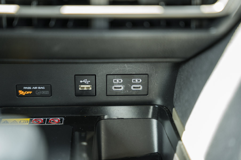 Used 2025 Toyota Camry LE FWD image 23