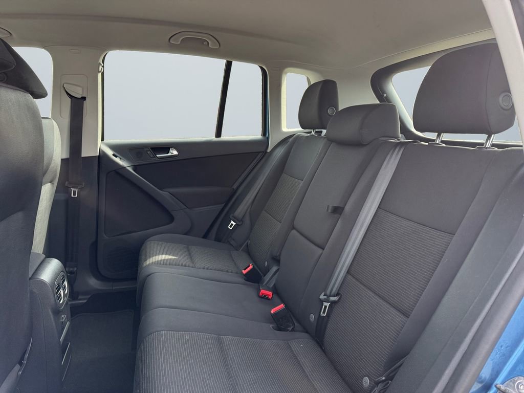 Used 2017 Volkswagen Tiguan Limited w/ Alloy Wheels Package image 13