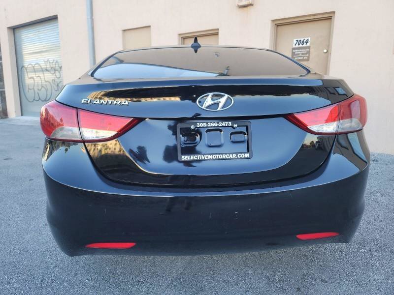 Used 2012 Hyundai Elantra GLS w/ Preferred Pkg 3 FWD image 16