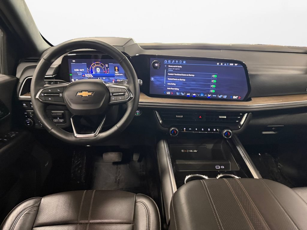 Used 2025 Chevrolet Suburban High Country AWD/4WD image 11