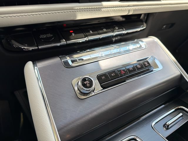 New 2026 Lincoln Aviator 2WD w/ Jet Appearance Package image 28