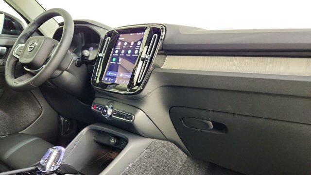 New 2026 Volvo XC40 B5 Plus w/ Protection Package Premier AWD/4WD image 33