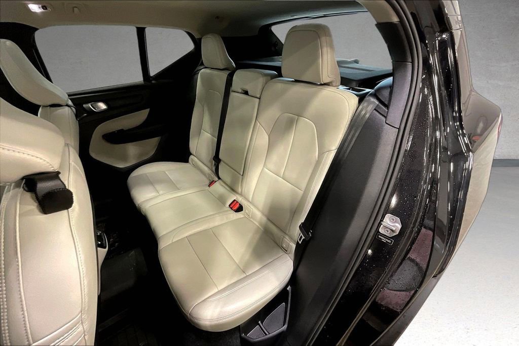Used 2020 Volvo XC40 T5 Inscription w/ Protection Package Premier image 22