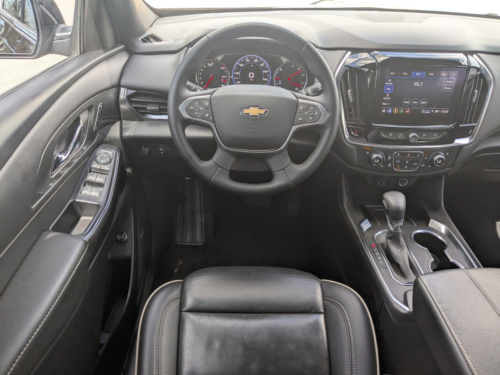 Used 2023 Chevrolet Traverse Premier image 18