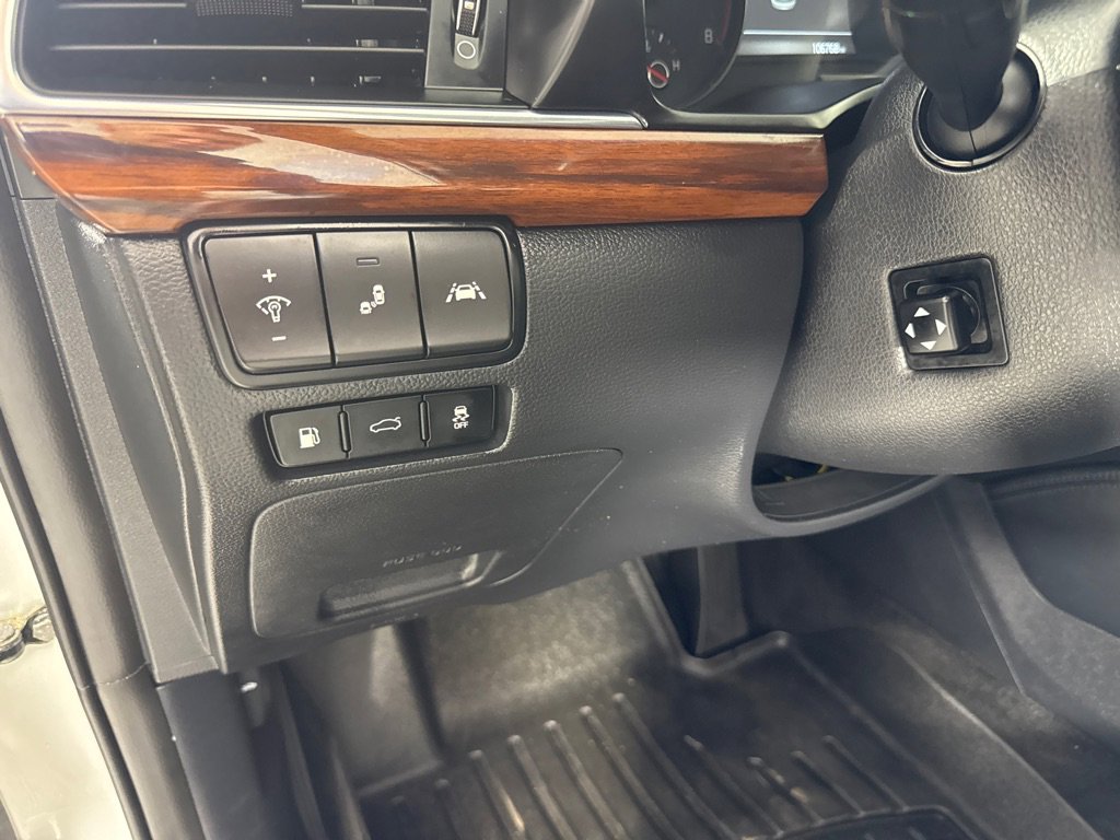 Used 2018 Kia Cadenza Technology image 17