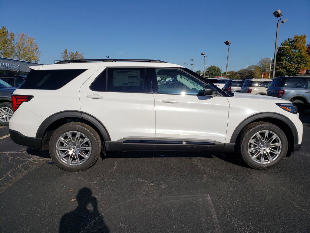 New 2026 Ford Explorer Active image 9