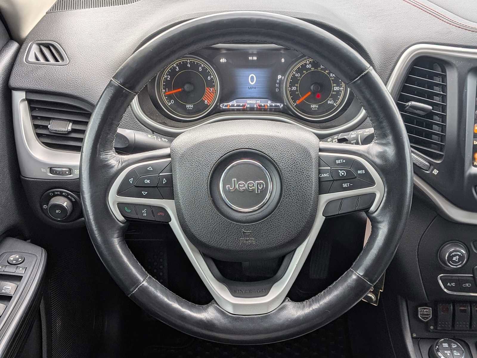 Used 2015 Jeep Cherokee Trailhawk w/ Leather Interior Group AWD/4WD image 21